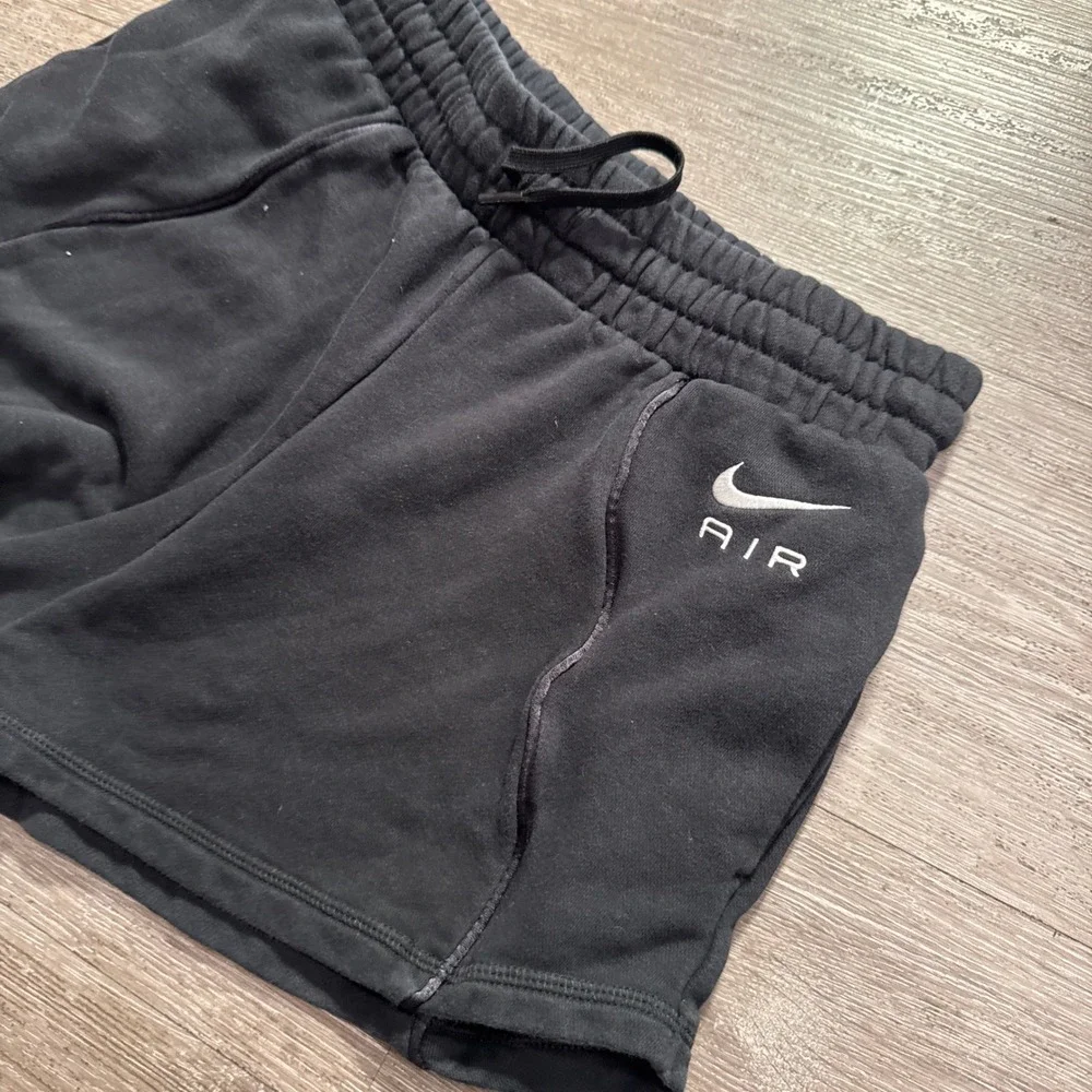 Nike Air Shorts Womens Medium Black Fleece Cotton High Rise Gym Athletic DQ6565